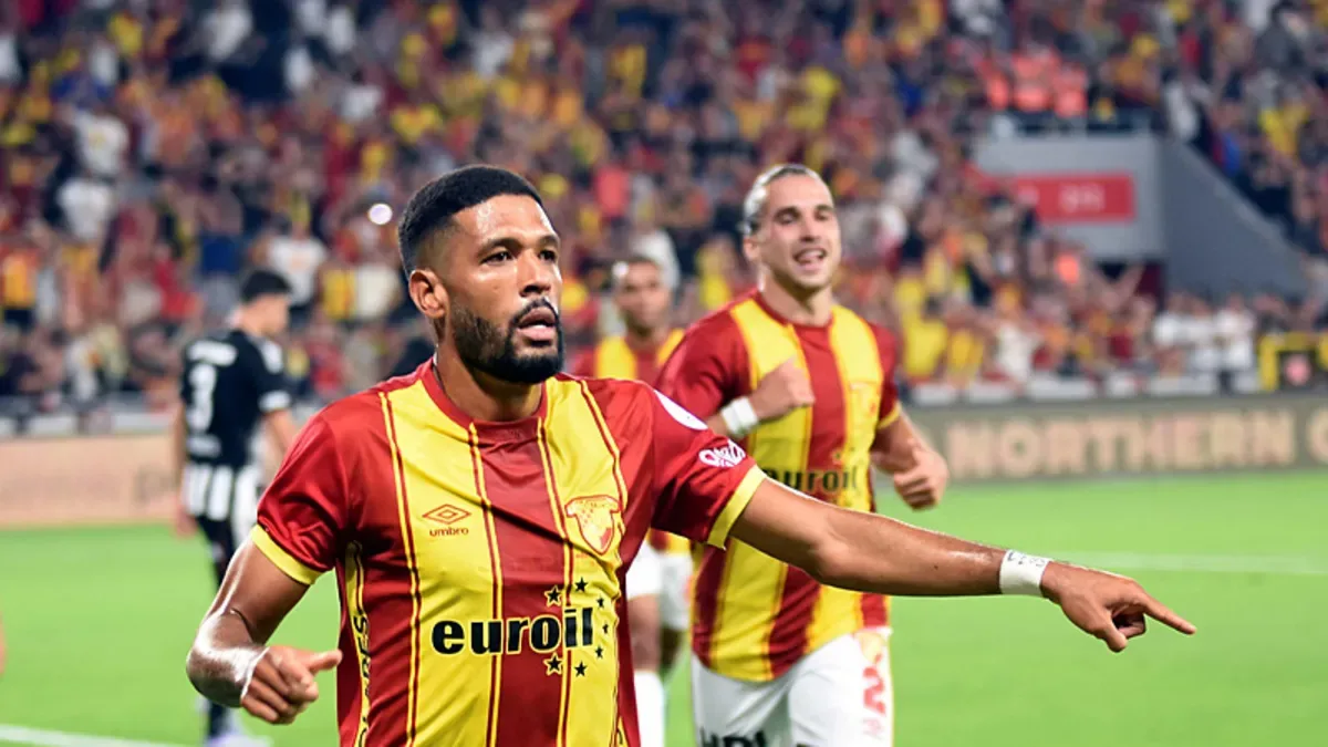 Göztepe'de Rhaldney göze girdi
