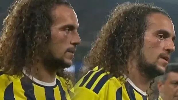 Fenerbahçe-Beşiktaş derbisinde korkutan an: Guendouzi ile Agbadou kafa kafaya çarpıştı!