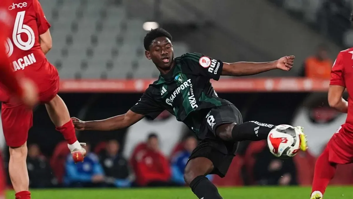 Kocaelispor Habib Ali Keita'nın sözleşmesini feshetti