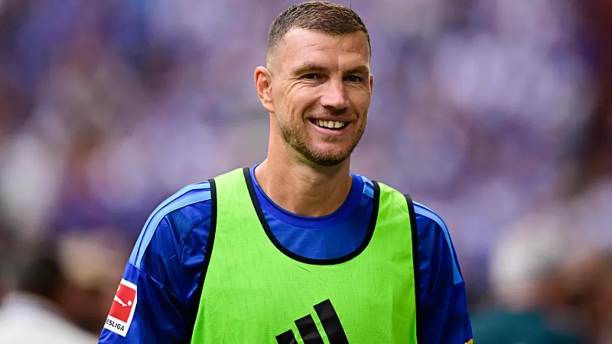 Edin Dzeko'dan flaş karar