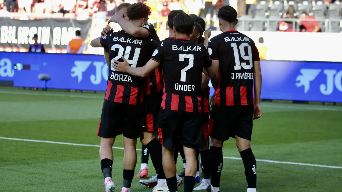 Çorum FK, Süper Lig tarihindeki ilk galibiyetini 3 golle aldı