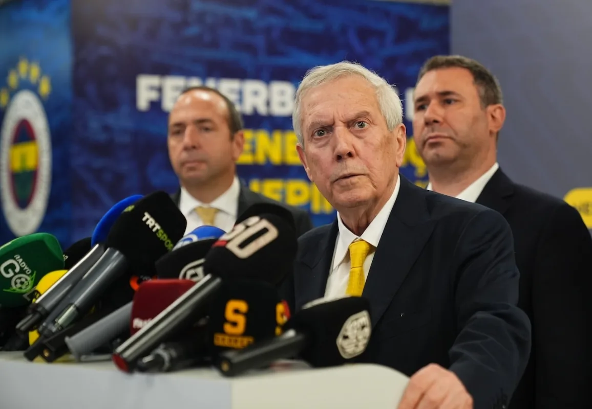 Aziz Yıldırım istifayı kabul etmedi! Ben ayrılana kadar buradan gidemez!