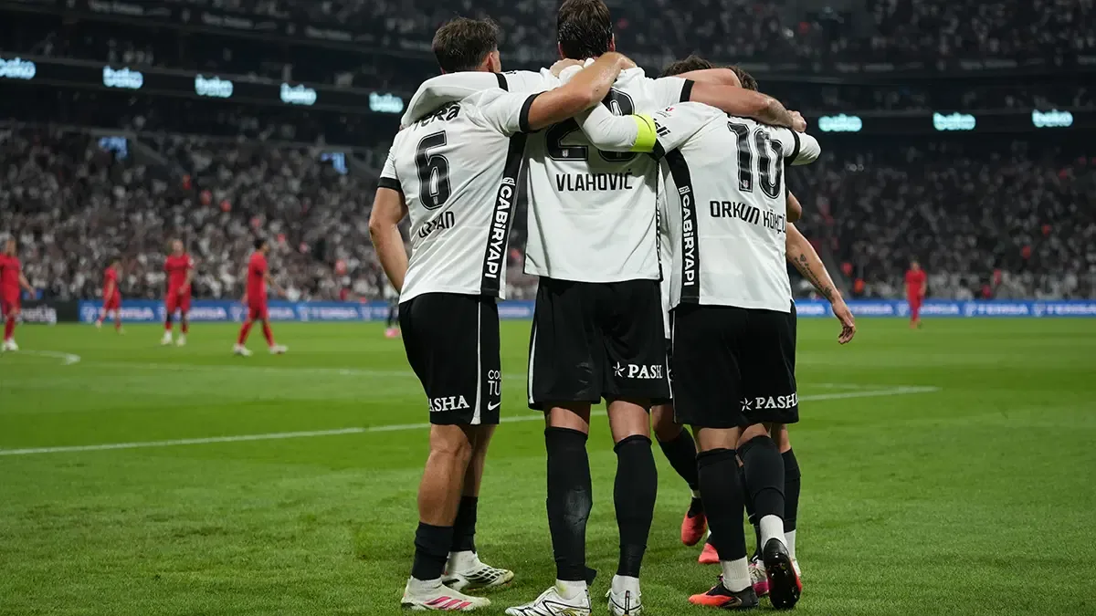 "Derbiyi tehdide dönüştürdü" | Spor yazarları Beşiktaş için ne dedi?