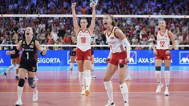 Bakan Ersoy’dan Avrupa şampiyonu Filenin Sultanları’na tebrik