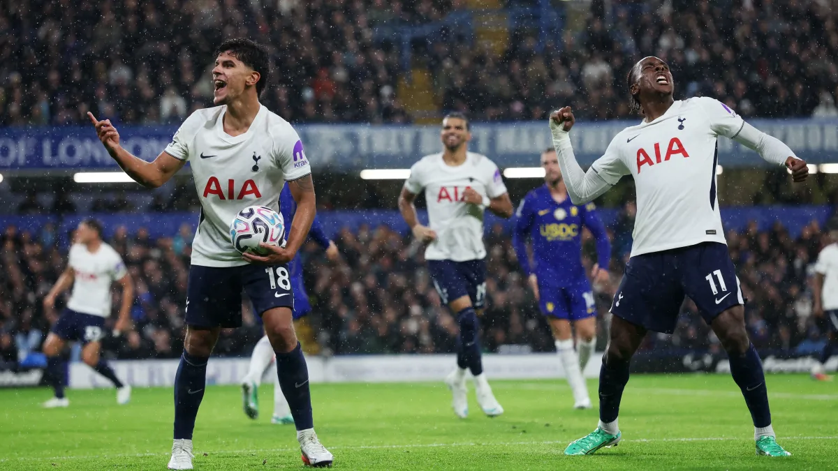 Tottenham, derbide Chelsea'yi 2 golle yıktı