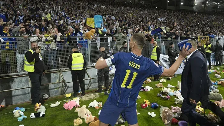 Bosna Hersek'te bir devir kapandı! Edin Džeko son maçına çıktı