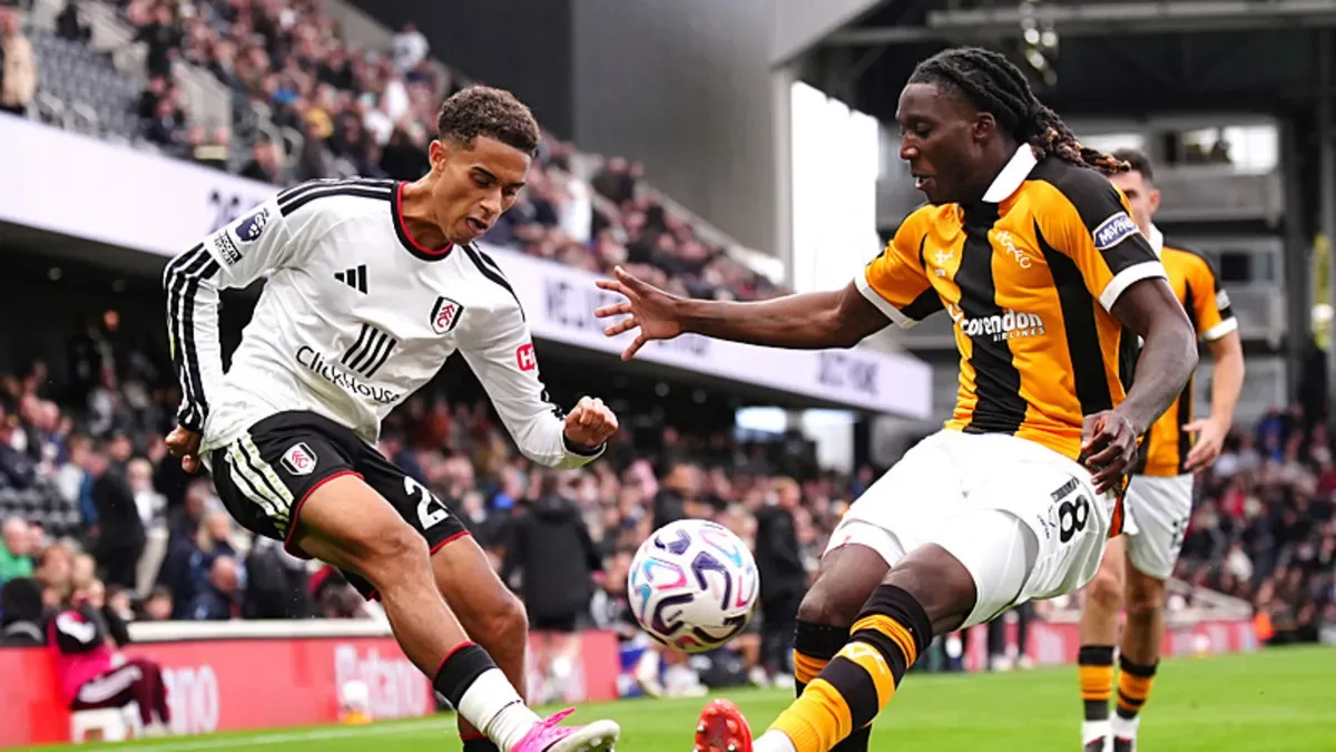 Hull City'yi tek golle geçen Fulham, ilk galibiyetini aldı!