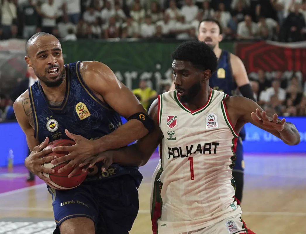 Fenerbahçe Tarfin Karşıyaka'dan galibiyetle döndü