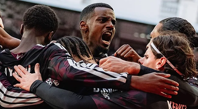 Liverpool, 3 puanı geriden gelerek aldı