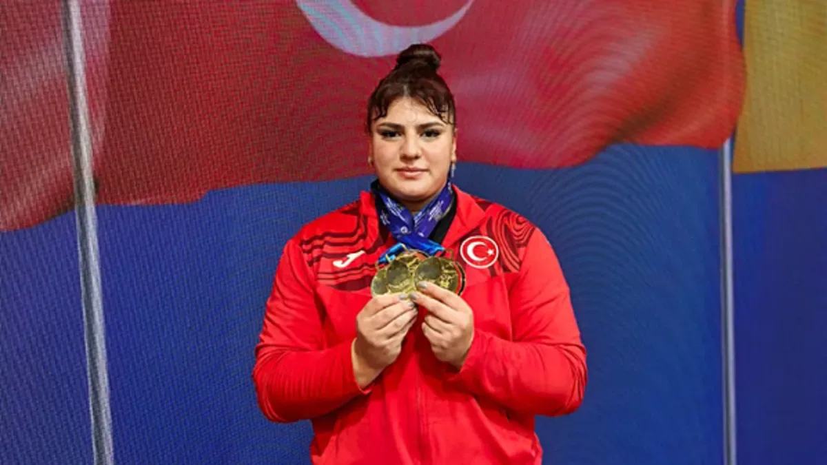 Genç milli halterciler Selahhattin Altın ve Tuana Süren, Avrupa şampiyonu oldu