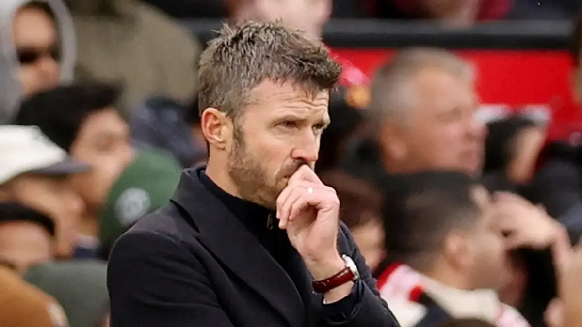 Manchester United'dan Michael Carrick için karar çıktı