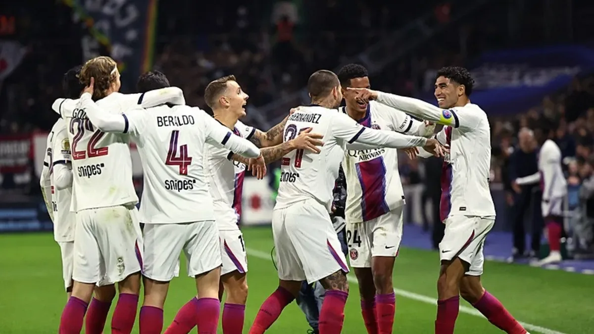 Hakimi hat-trick yaptı PSG farklı kazandı