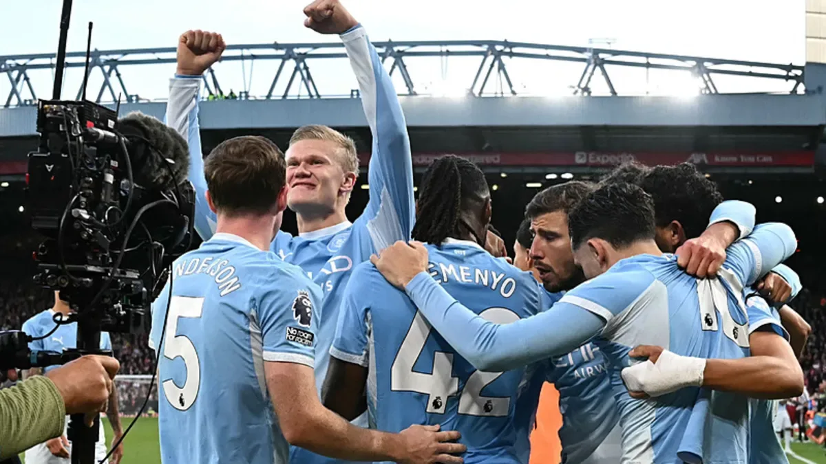 Manchester City deplasmanda Liverpool'u farklı yendi!