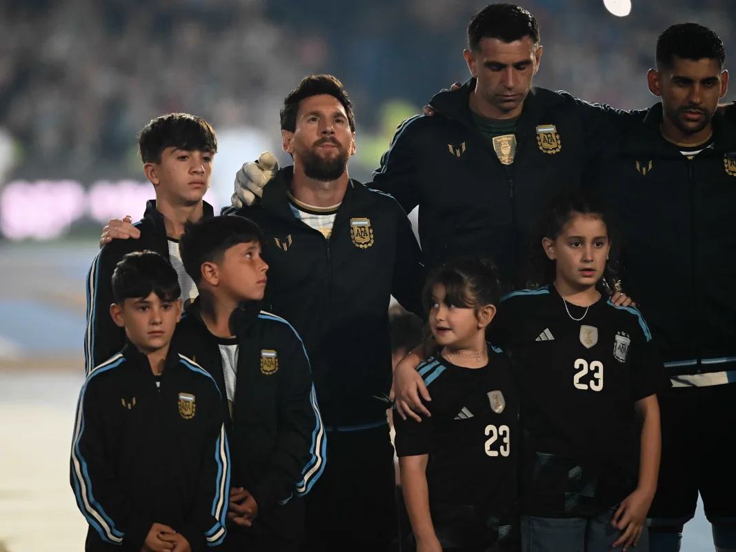 Messi'nin veda maçında taraftar çileden çıktı, görür görmez yuhaladılar